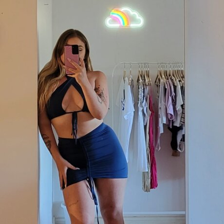 Foto di nudo di fuga di OnlyFans di Madi