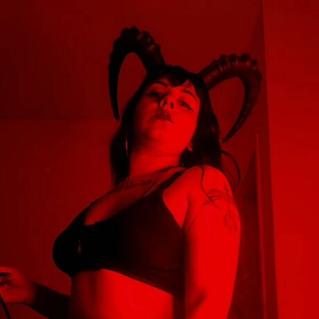 Foto di nudo di fuga di OnlyFans di Scarlet Demoness
