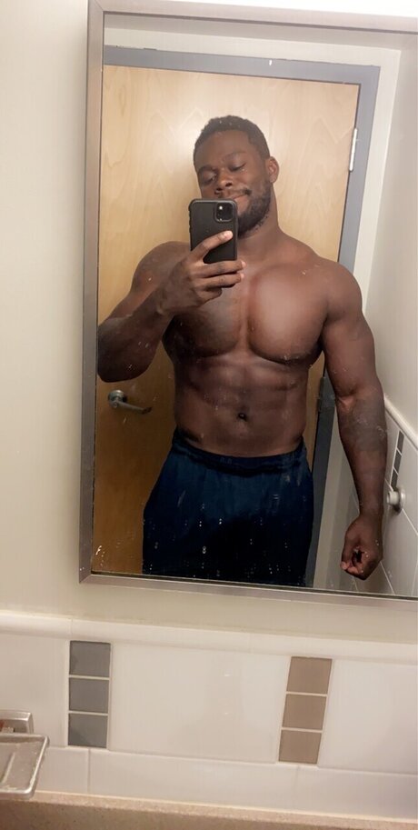 Foto di nudo di fuga di OnlyFans di Regularguy
