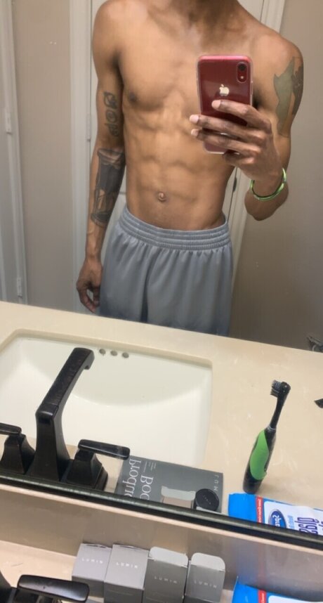 Foto di nudo di fuga di OnlyFans di Peanutbutterthunder