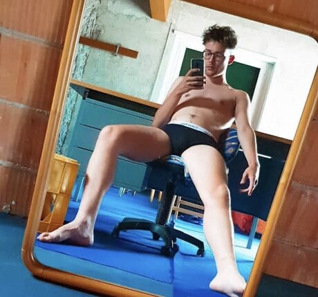 Foto di nudo di fuga di OnlyFans di U9617073