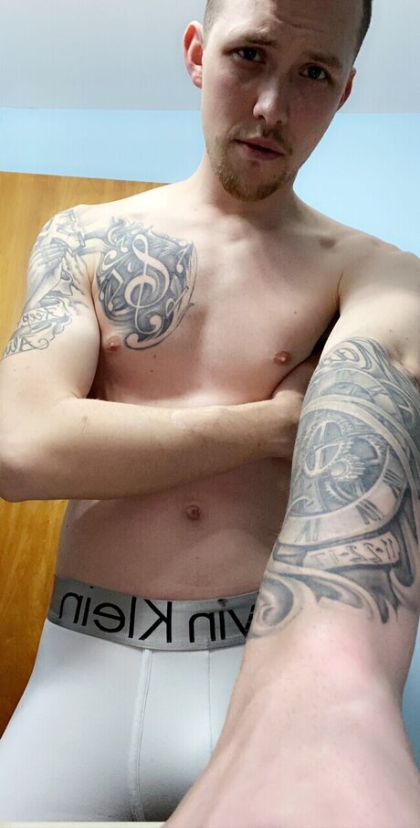 Foto di nudo di fuga di OnlyFans di Kyle Landis