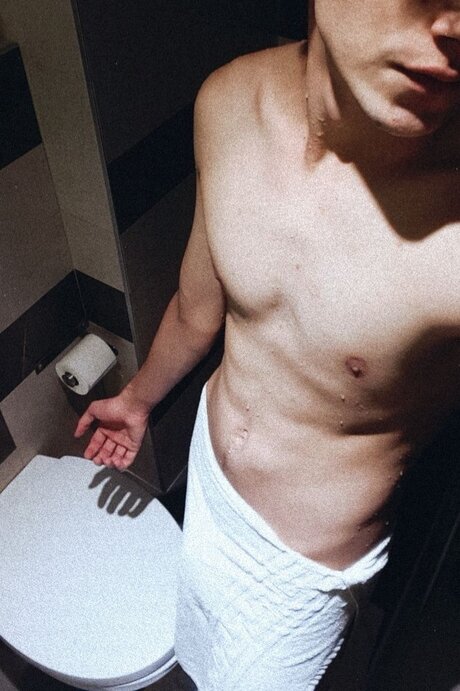 Foto di nudo di fuga di OnlyFans di Wrhol