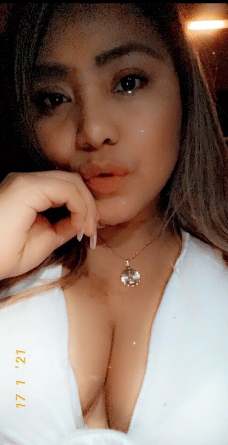 Foto di nudo di fuga di OnlyFans di Issaabae