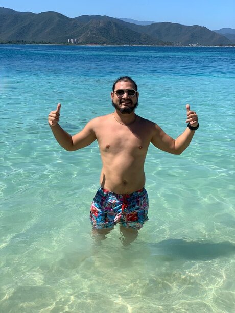 Foto di nudo di fuga di OnlyFans di Eduardo