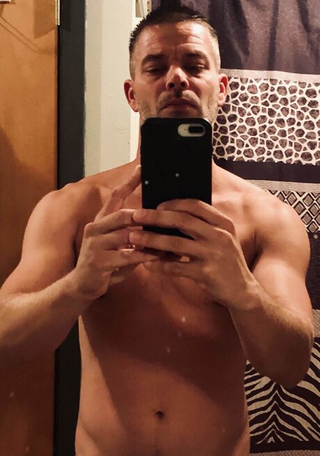 Foto di nudo di fuga di OnlyFans di Djpeecho