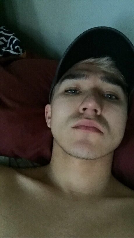Foto di nudo di fuga di OnlyFans di Alexander