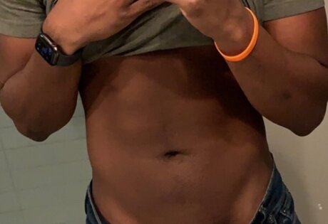 Foto di nudo di fuga di OnlyFans di Troy Huxley