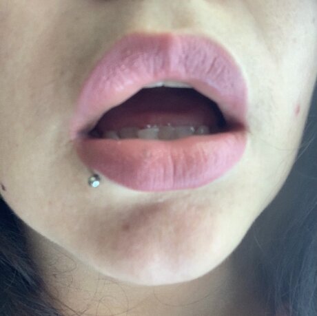 Foto di nudo di fuga di OnlyFans di Hisnaughtybella