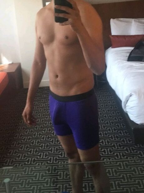 Foto di nudo di fuga di OnlyFans di Theguynextd00r
