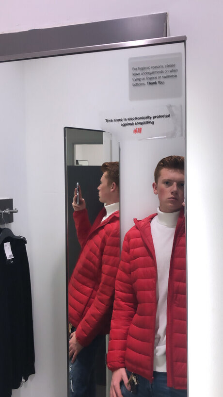 Foto di nudo di fuga di OnlyFans di Ronan