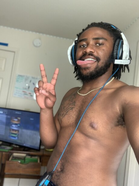 Foto di nudo di fuga di OnlyFans di Cornelius