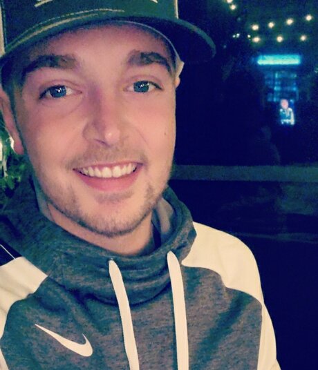 Foto di nudo di fuga di OnlyFans di Dylan Scott