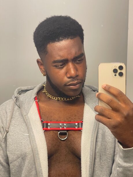 Foto di nudo di fuga di OnlyFans di Papa Bear