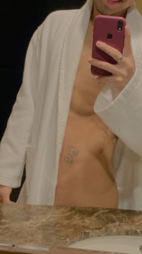 Foto di nudo di fuga di OnlyFans di Twinkboy