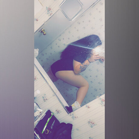 Foto di nudo di fuga di OnlyFans di Lovee