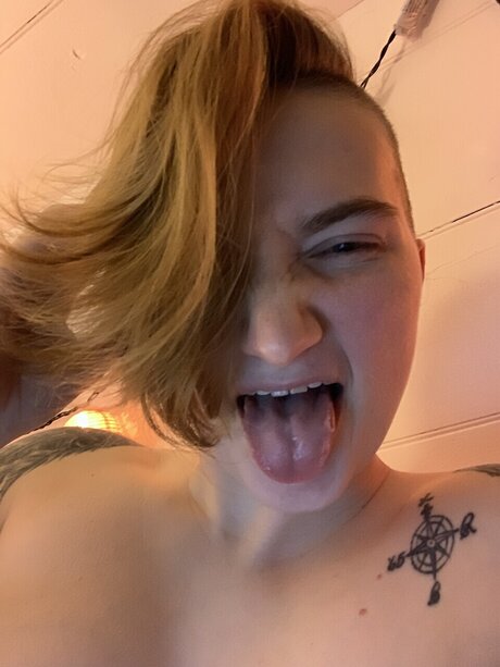 Foto di nudo di fuga di OnlyFans di Dove