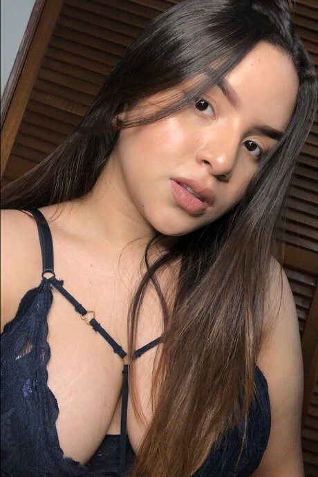 Foto di nudo di fuga di OnlyFans di Bella Triz