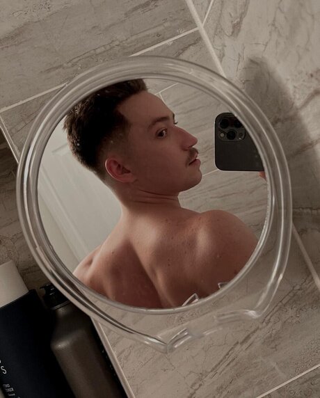 Foto di nudo di fuga di OnlyFans di Christian