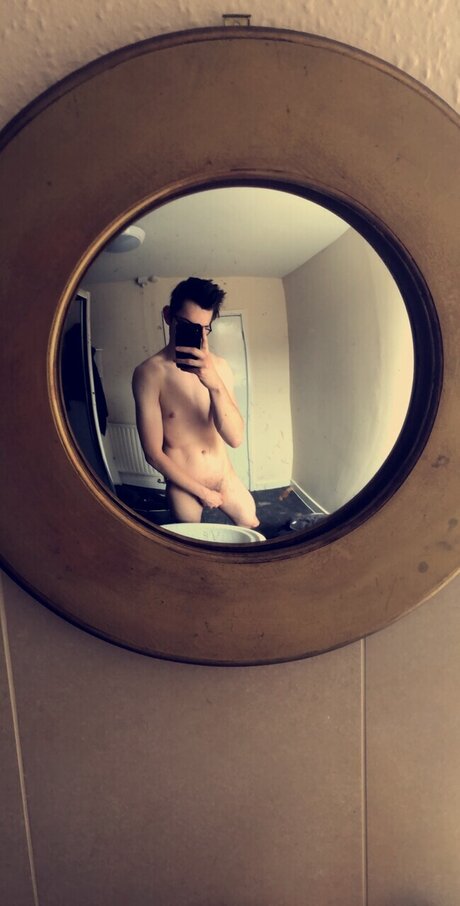 Foto di nudo di fuga di OnlyFans di Eli Manuel