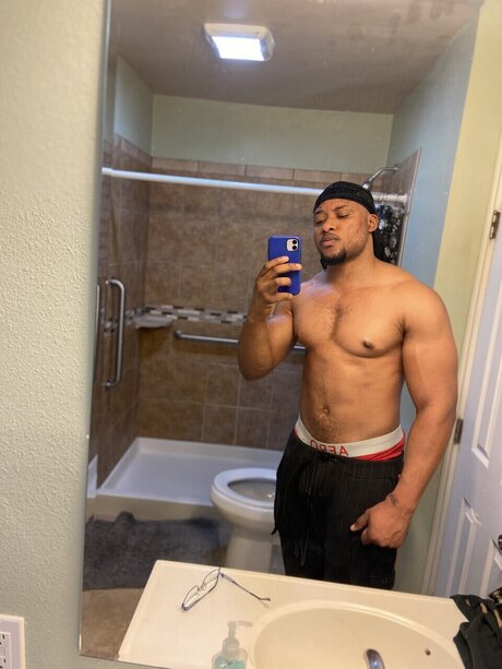 Foto di nudo di fuga di OnlyFans di Rich