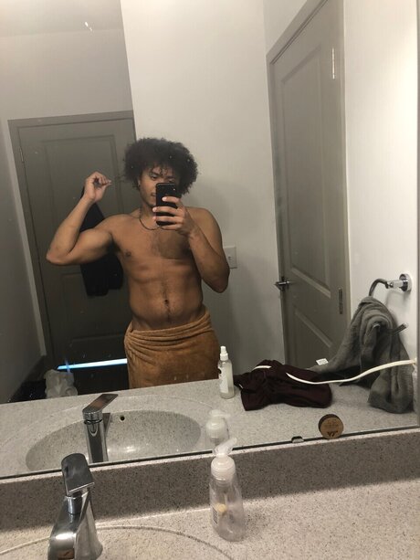 Foto di nudo di fuga di OnlyFans di Alex
