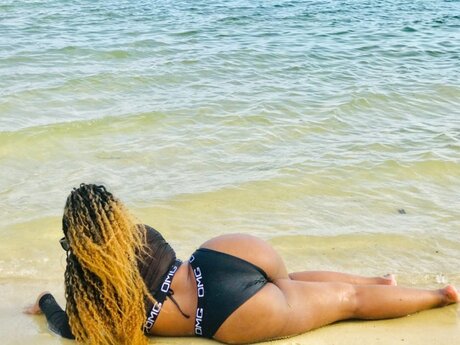 Foto di nudo di fuga di OnlyFans di Maami Igbagbo