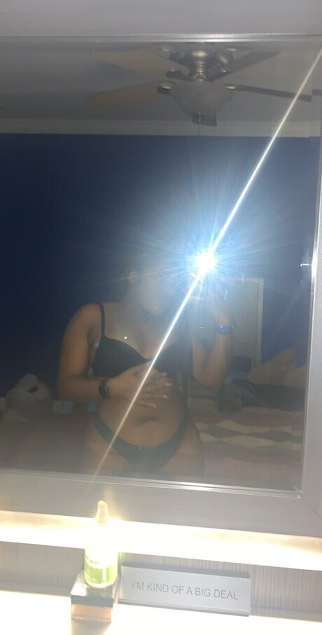Foto di nudo di fuga di OnlyFans di Doirs Playhouse