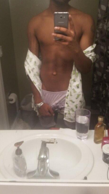Foto di nudo di fuga di OnlyFans di J