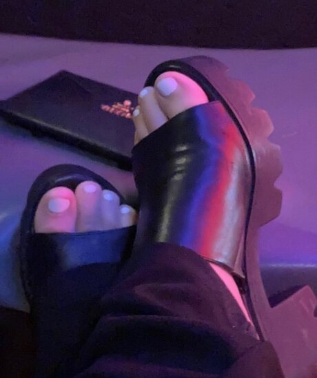 Foto di nudo di fuga di OnlyFans di Honey