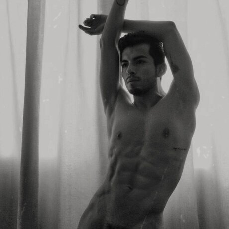 Foto di nudo di fuga di OnlyFans di Bryant Pineda