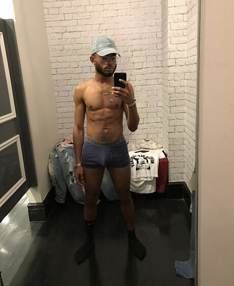 Foto di nudo di fuga di OnlyFans di U15211360