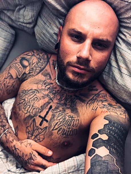 Foto di nudo di fuga di OnlyFans di Labomba