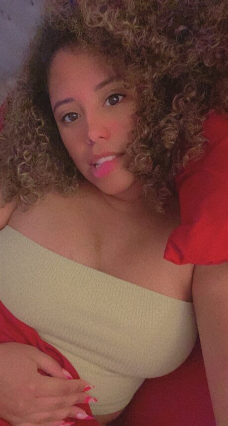 Foto di nudo di fuga di OnlyFans di Reinita 