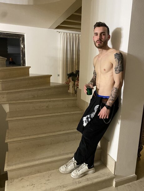 Foto di nudo di fuga di OnlyFans di Nicola