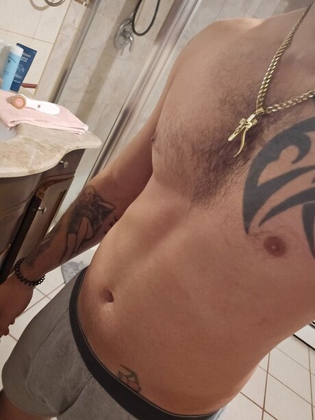 Foto di nudo di fuga di OnlyFans di Chris