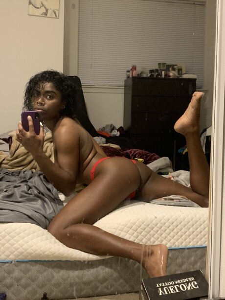 Foto di nudo di fuga di OnlyFans di Robyn Lynn