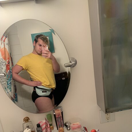 Foto di nudo di fuga di OnlyFans di Camron