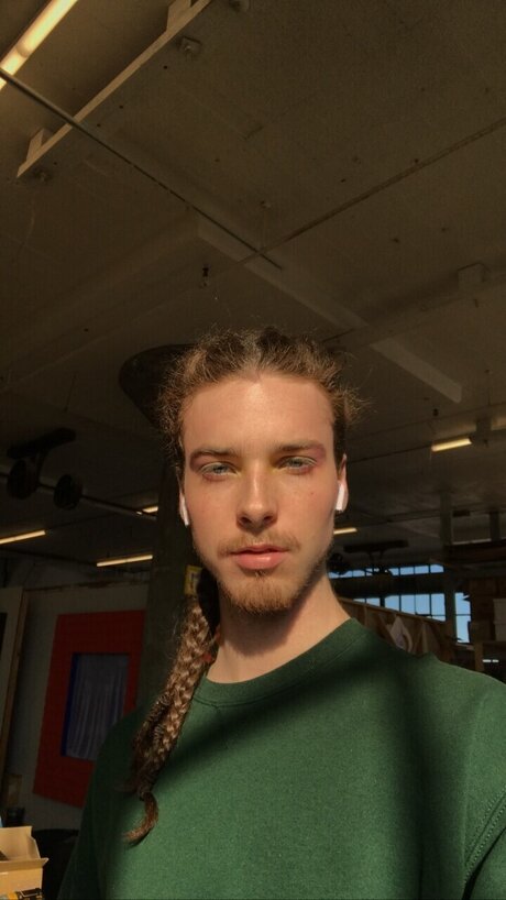 Foto di nudo di fuga di OnlyFans di Andrew Smith
