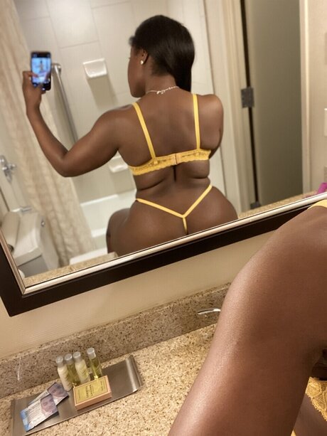 Foto di nudo di fuga di OnlyFans di Kaitlyn 