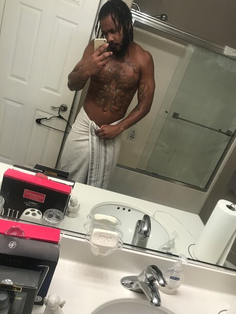 Foto di nudo di fuga di OnlyFans di Donkey Dicc