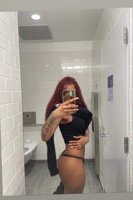 Foto di nudo di fuga di OnlyFans di Sadiemae