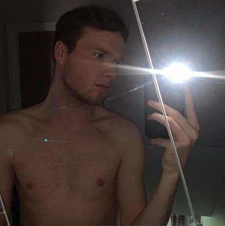 Foto di nudo di fuga di OnlyFans di C