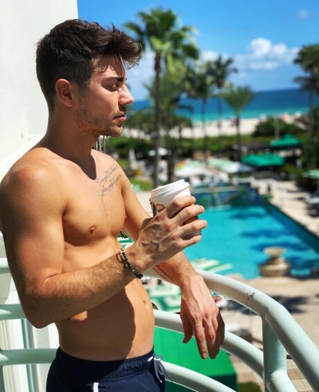 Foto di nudo di fuga di OnlyFans di Pierd
