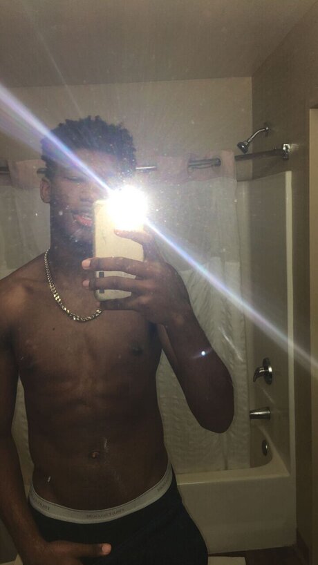 Foto di nudo di fuga di OnlyFans di Officialtronn