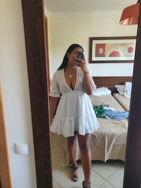 Foto di nudo di fuga di OnlyFans di Jennooo