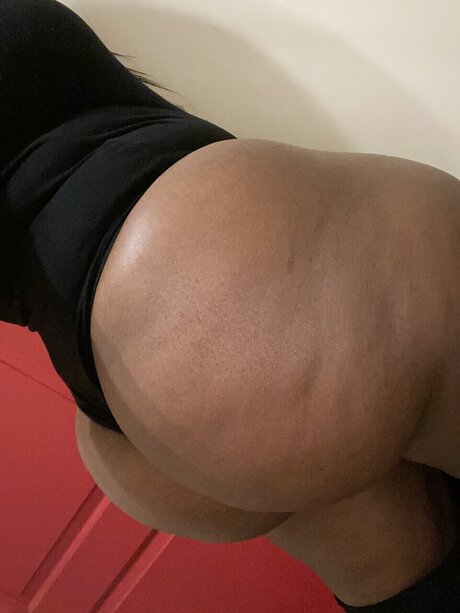 Foto di nudo di fuga di OnlyFans di Mochabunz