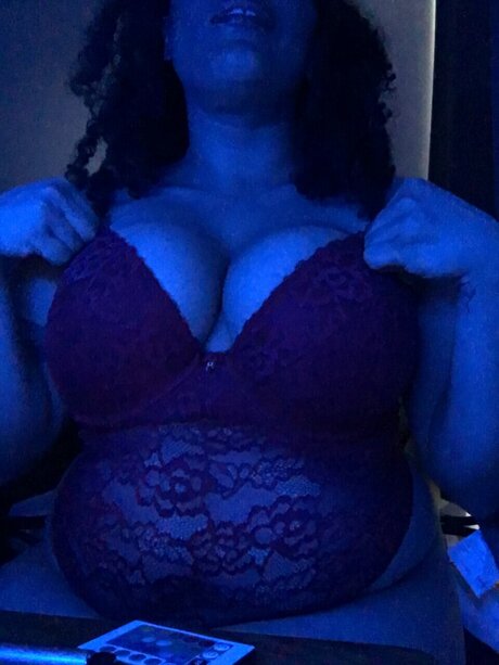 Foto di nudo di fuga di OnlyFans di Belle