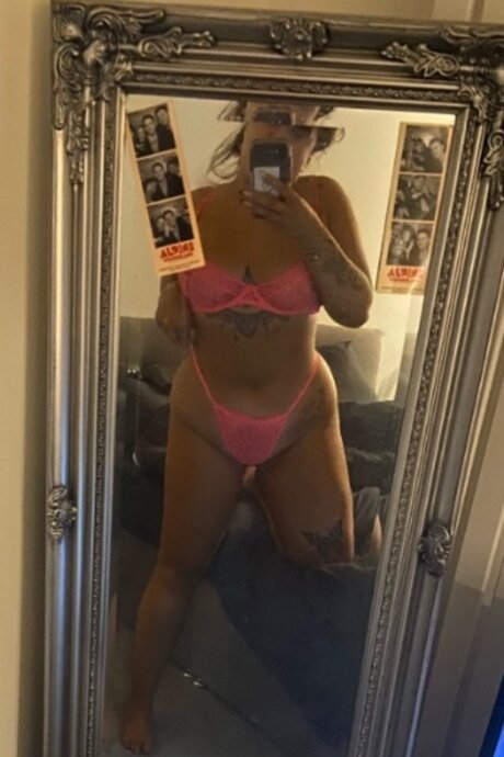 Foto di nudo di fuga di OnlyFans di Andeexo