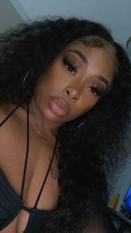 Foto di nudo di fuga di OnlyFans di Jade